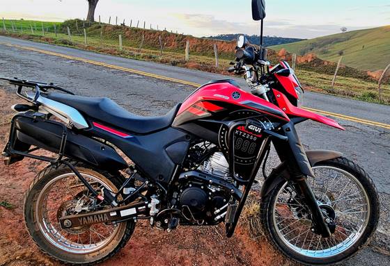 YAMAHA XTZ 250 LANDER YAMAHA XTZ 250 LANDER